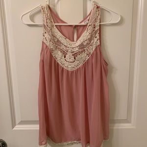 Pink flowy tank top 💗